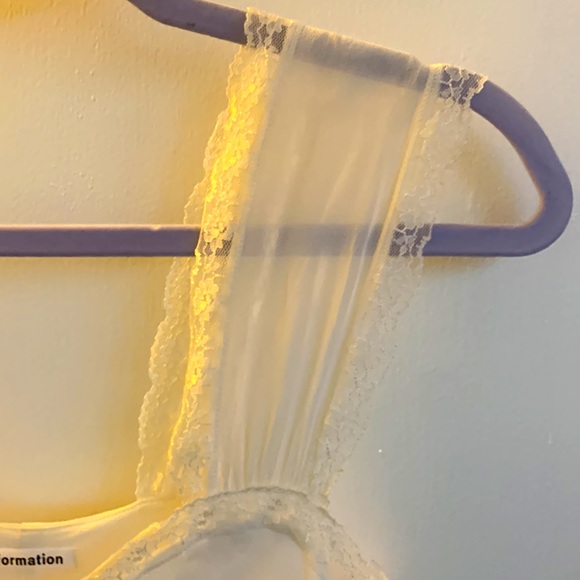 XS Reformation Lace Tank with Square Neckline - Picture 3 of 6